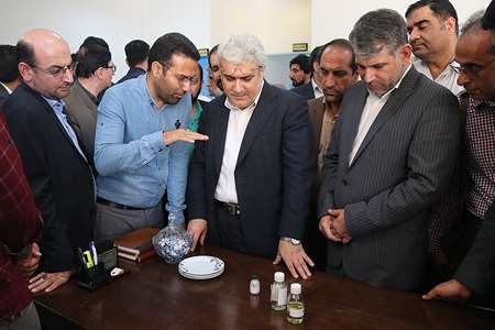 Vice President of Science and Technology Visiting Kashan’s Knowledge-based Companies 