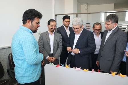 Vice President of Science and Technology Visiting Kashan’s Knowledge-based Companies 