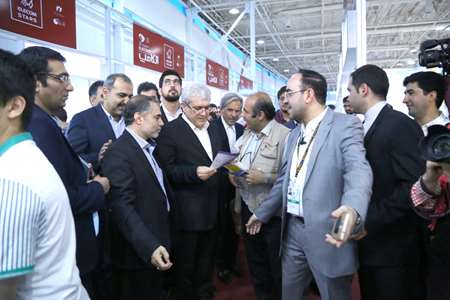 Vice President of Science and Technology visiting the 25th ELECOMP Exhibition 