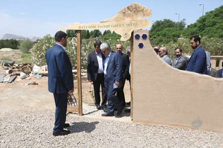 Visiting the knowledge-based companies of Yazd Province by the vice president for science and techno 