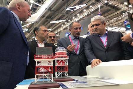 Sourena Sattari visits Russias largest industrial technology fair 