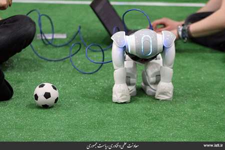 Visit of the 1​2th RoboCup Iran Open Competitions by the Vice President for Science and Technology A 