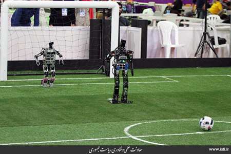 Visit of the 1​2th RoboCup Iran Open Competitions by the Vice President for Science and Technology A 