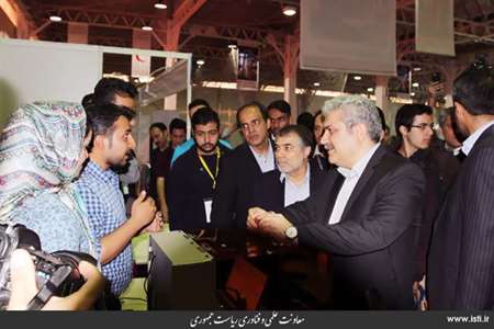 Visit of the 1​2th RoboCup Iran Open Competitions by the Vice President for Science and Technology A 